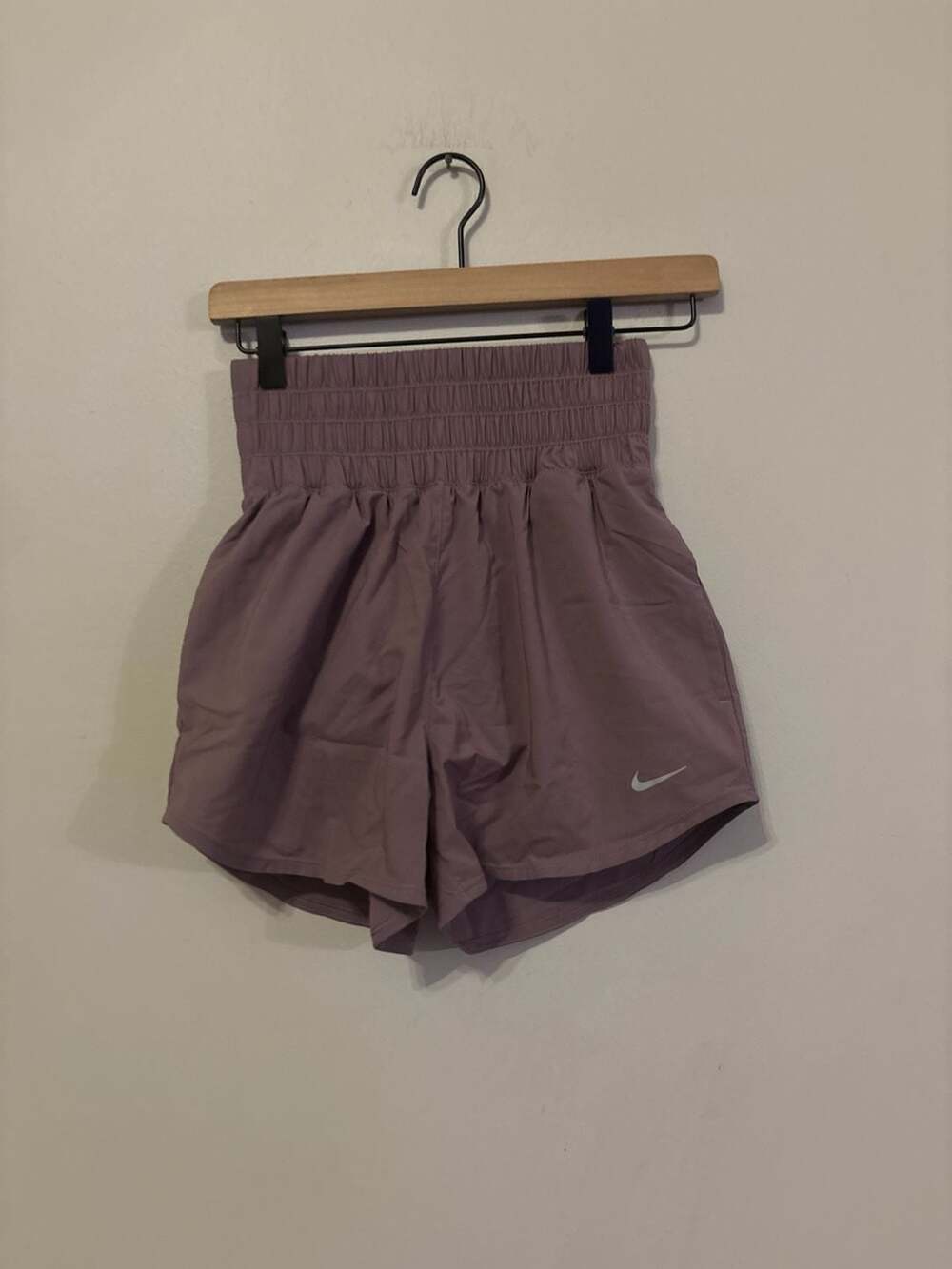 Nike One Women's Dri-FIT Ultra High-Waisted 3" Shorts Smokey Mauve XS